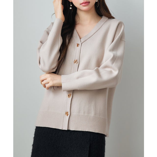 ハトメ釦Vネック長袖ニットカーディガン （ベージュ）