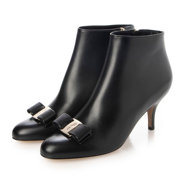 
                    Leather Booties （BLACK）