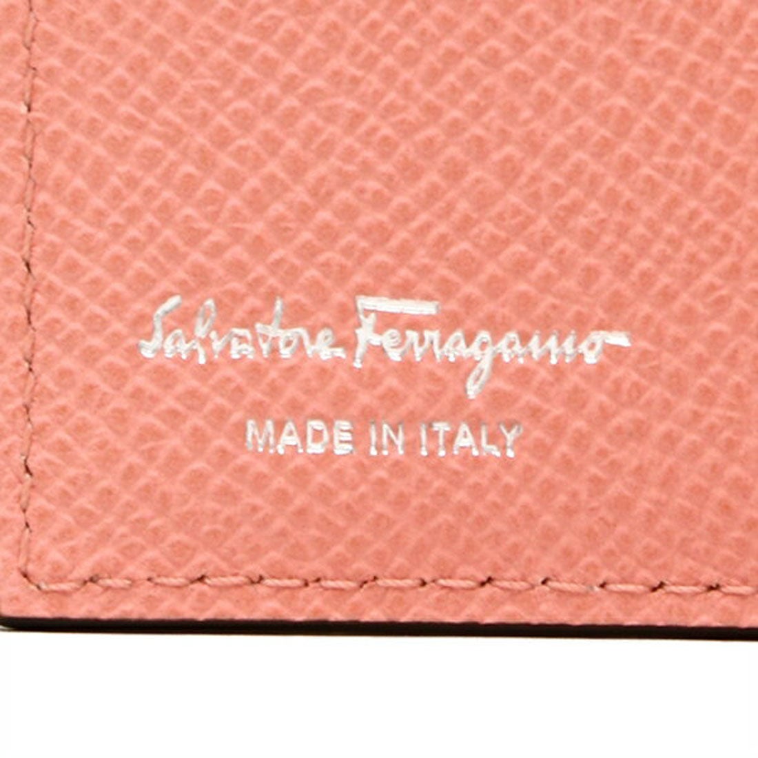 サルヴァトーレフェラガモ 二つ折り財布 コンパクト ガンチーニ レザー ピンク