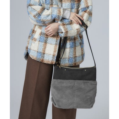 フロントポケットフェイクファーショルダーバッグ （ブラック(019)）｜詳細画像