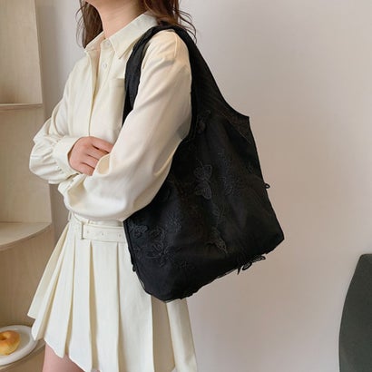 トートバッグ 蝶々 可愛い レディース ハンドバッグ カバン バッグ 大容量 刺しゅう 花柄 布 カバントート 手提げ （ブラック）｜詳細画像