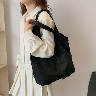 トートバッグ 蝶々 可愛い レディース ハンドバッグ カバン バッグ 大容量 刺しゅう 花柄 布 カバントート 手提げ （ブラック）｜詳細画像