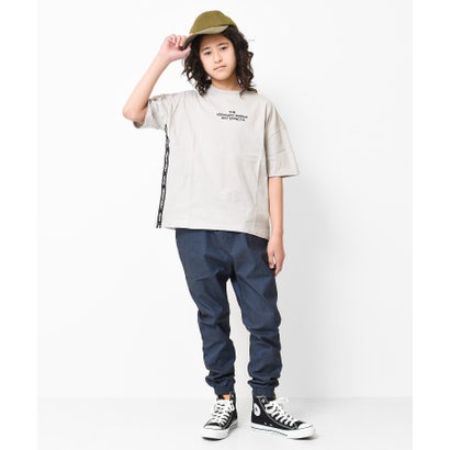 サイドテープ付きバックプリントビックTシャツ （オフホワイト）｜詳細画像