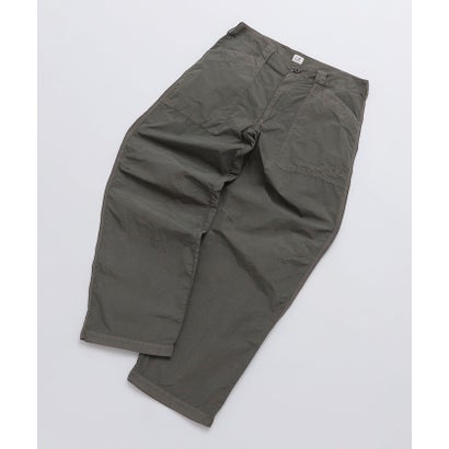 シップス SHIPS C.P.COMPANY: FLATT NYLON LOOSE PANTS （チャコールグレー）｜詳細画像