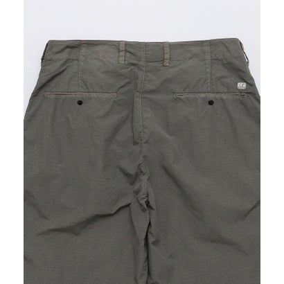 シップス SHIPS C.P.COMPANY: FLATT NYLON LOOSE PANTS （チャコールグレー）｜詳細画像