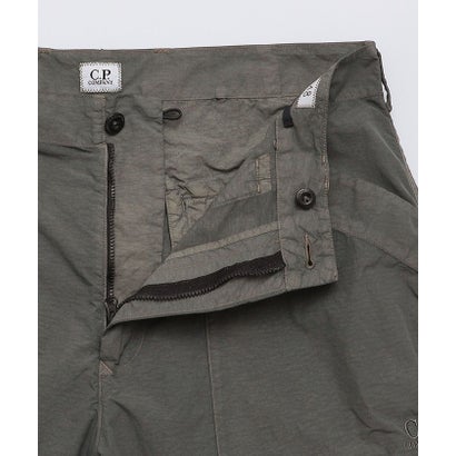 シップス SHIPS C.P.COMPANY: FLATT NYLON LOOSE PANTS （チャコールグレー）｜詳細画像