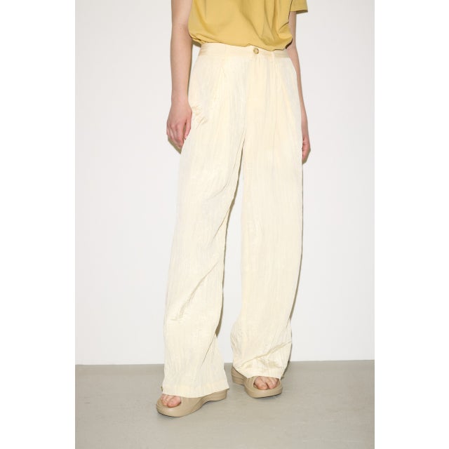 WRINKLE FINISH TUCKED パンツ ECRU