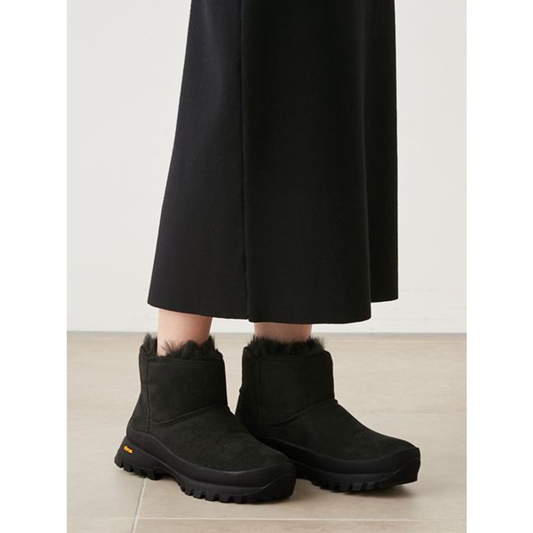 スナイデル SNIDEL Vibramコラボフェイクムートンブーツ （BLK） -靴 