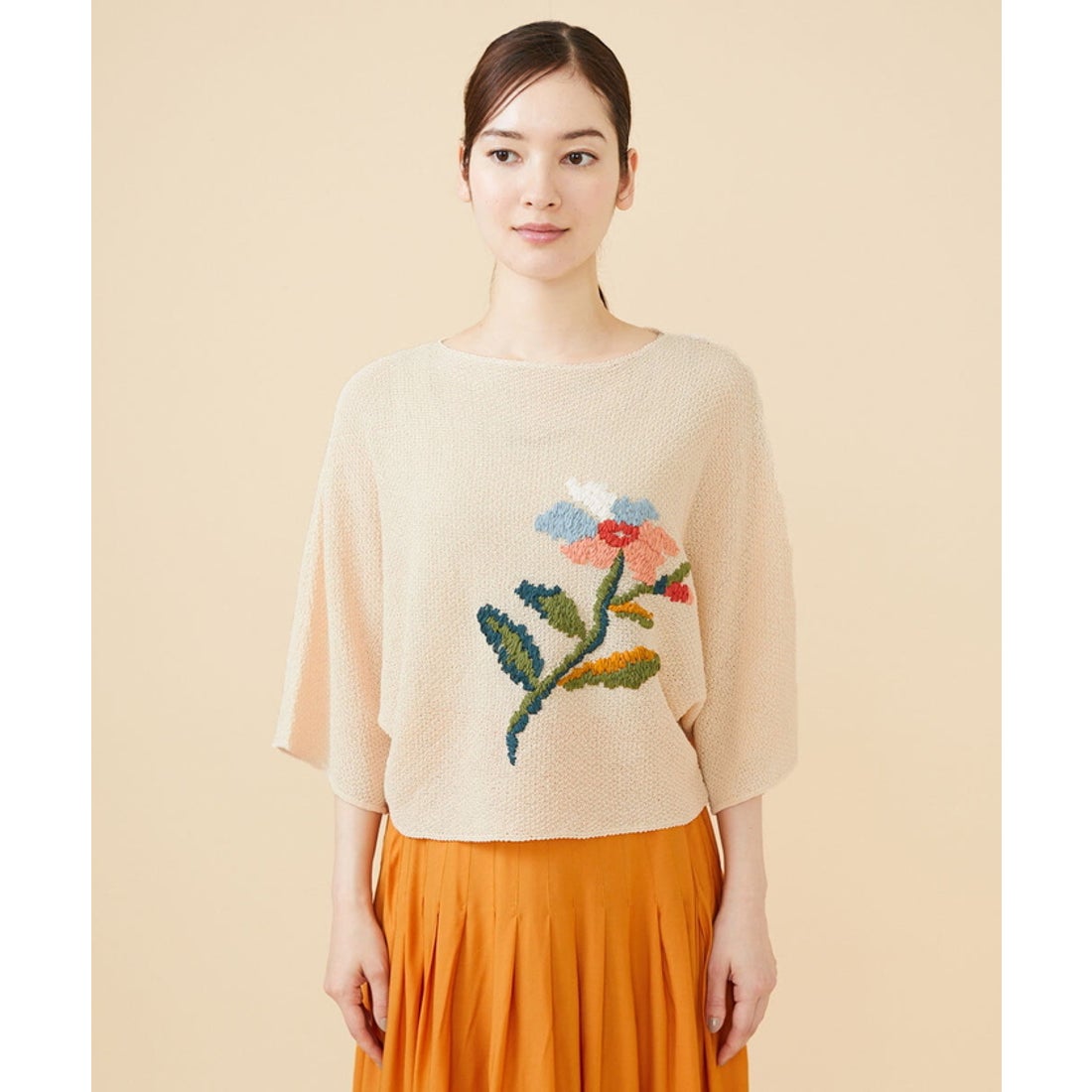 シビラ Sybilla テープヤーンフラワー刺繍プルオーバー （ベージュ 