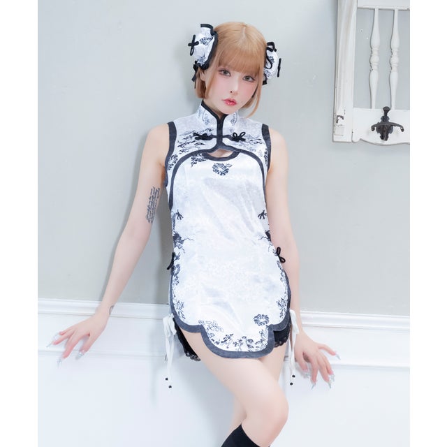 コスプレ チャイナ服 ノースリーブ 2点セット 胸元魅せ サイドレースアップ ジャガード モノトーン お団子ヘアクリップ 丈短い マイクロミニ ハロウィン （ホワイト）