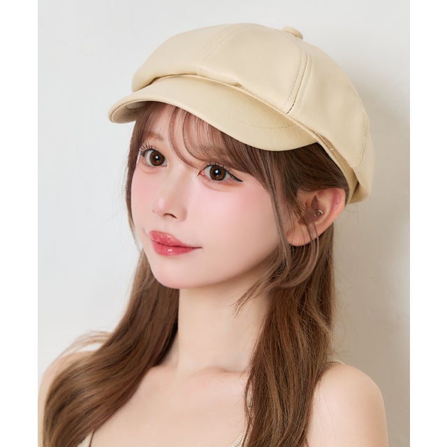 フェイクレザー シンプル 丸み 可愛い ガーリー ギャザーキャスケット （アイボリー）