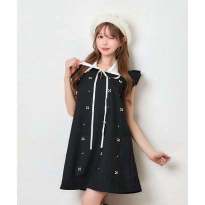ティカ Tika ノースリーブ 二の腕カバー 可愛い ビジュー フラワー 紐タイリボン 襟付き シンプル ガーリー Aラインフレアミニワンピース （ブラック）｜詳細画像