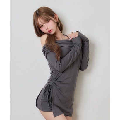ティカ Tika オフショルダー ギャザー 長袖 トップス 可愛い 韓国 シンプル ショート丈 パンツ セットアップ （ダークグレー）｜詳細画像