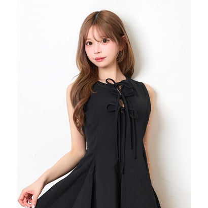 ティカ Tika フロントリボン ノースリーブ 可愛い ラウンドネック レースアップ ガーリー シンプル Aラインフレアミニワンピース （ブラック）｜詳細画像