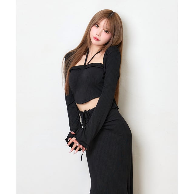 ホルターネック へそ出し トップス 可愛い シンプル 韓国 3点セット カーディガン ギャザーフレアロングスカート （ブラック）