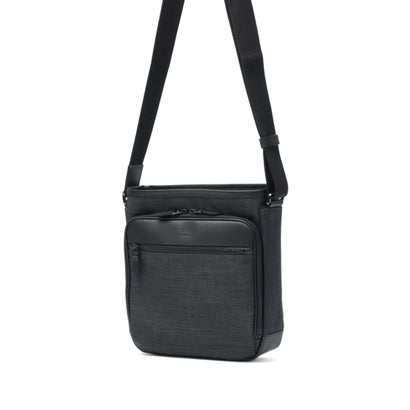 ショルダーバッグ メンズ ブランド 肩掛け ファスナー付き 撥水 日本製 おしゃれ かっこいい 普段使い 旅行 タテ型 大人 カジュアル A5 クエスト 786102 （グレー）｜詳細画像