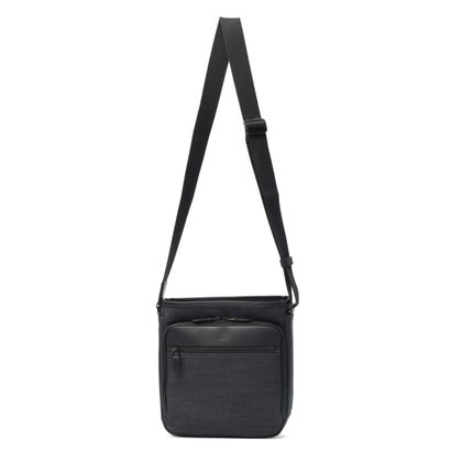 ショルダーバッグ メンズ ブランド 肩掛け ファスナー付き 撥水 日本製 おしゃれ かっこいい 普段使い 旅行 タテ型 大人 カジュアル A5 クエスト 786102 （クロ）｜詳細画像