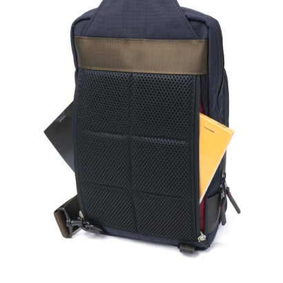 ボディバッグ メンズ レディース ブランド バッグ 縦型 スリングバッグ おしゃれ 軽量 ワンショルダー かっこいい 撥水 ショルダー B5 トゥルー ワンショルダーバッグ 739911 （クロ）｜詳細画像