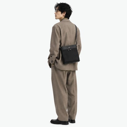 ショルダーバッグ メンズ レディース ブランド 大人 斜めがけ ナイロン 牛革 レザーコンビ 肩掛け おしゃれ かっこいい ファスナー付き シンプル 縦型 B5 インター タテ型 748111 （コン）｜詳細画像