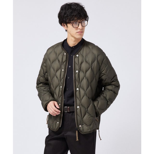◆【コラボ】79KAJIF TAIONR ミッドレイヤーダウン （カーキ(027)）
