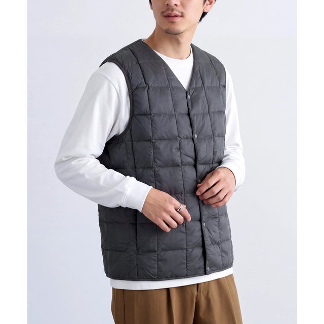 -001 V NECK BUTTON DOWN VEST （チャコールグレー）
