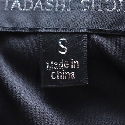 タダシショージ TADASHI SHOJI 裾まで伸びるケープのような美しいシフォンスリーブカクテルドレス （ブラック）｜詳細画像