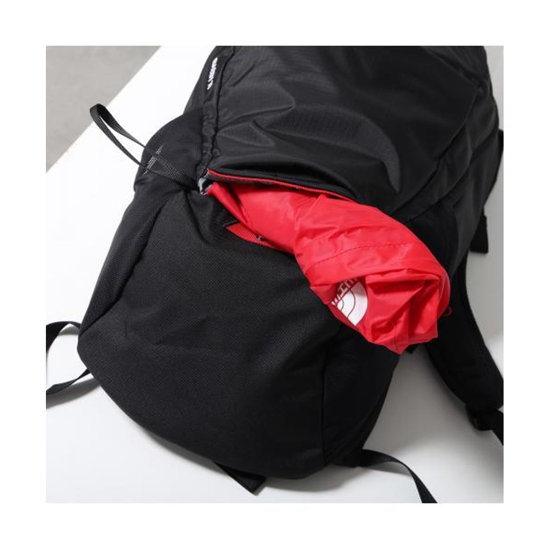THE NORTH FACE バックパック 黒/赤 ザ・ノース・フェイス THE NORTH FACE THE NORTH FACE バックパック