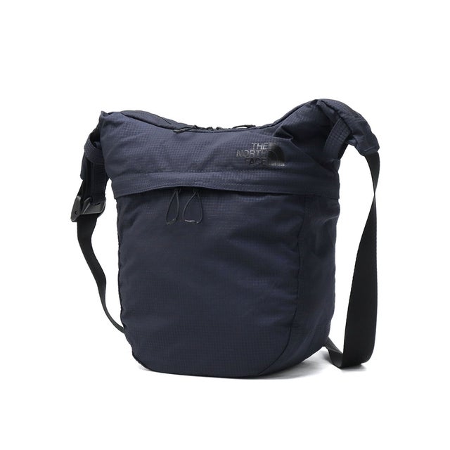 日本正規品 ショルダーバッグ メンズ レディース 斜めがけ ブランド 縦型 斜めがけバッグ 軽量 軽い ショルダー おしゃれ 丈夫 旅行 B5 8L 2層 Menow メノウワンダー NM72624 （アビエイターネイビー）