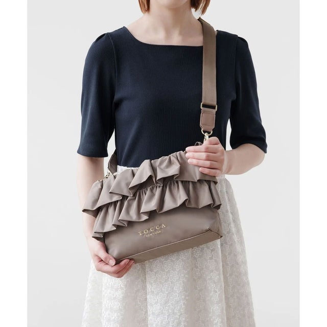 FRILL POCHETTE ポシェット （ベージュ系）