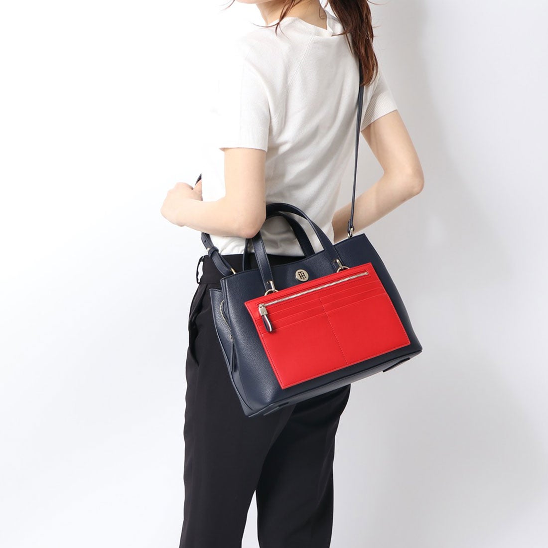 トミー ヒルフィガー TOMMY HILFIGER 2wayハンドバッグ （ブラック 