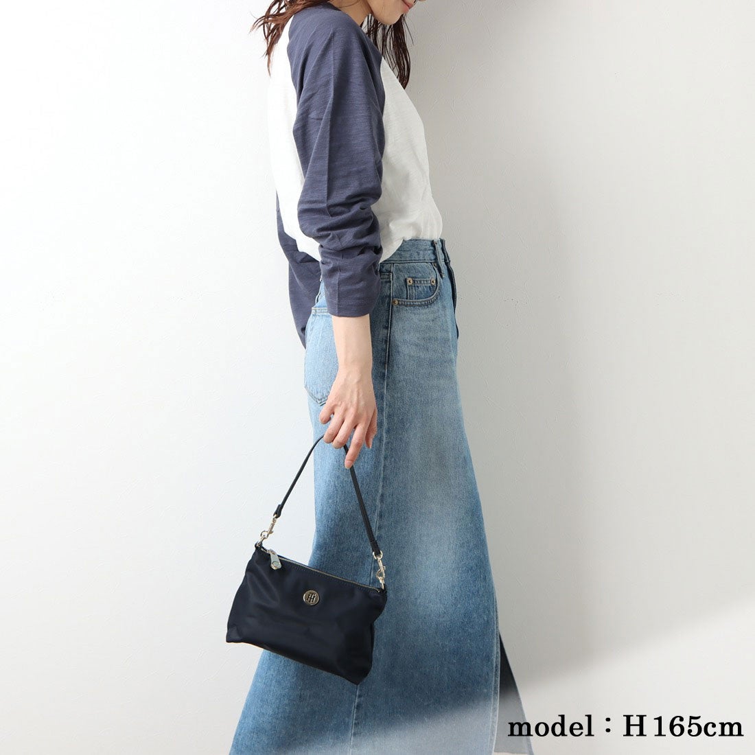 トミー ヒルフィガー TOMMY HILFIGER モノグラムロゴハンドルポーチ 
