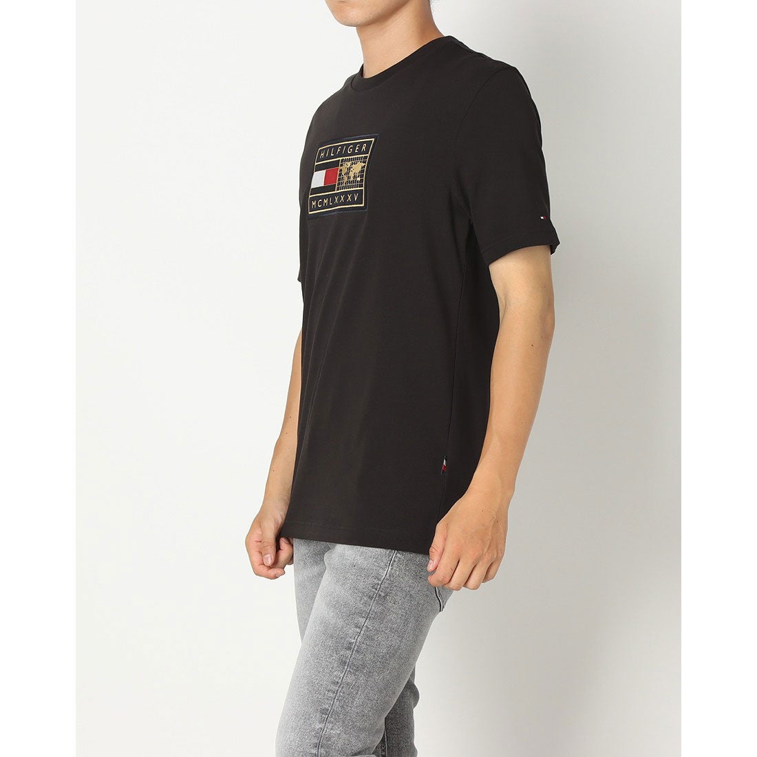 アースバッジTシャツ　ブラック Lサイズ　TOMMY HILFIGER トミー TOMMY HILFIGER カーキ 検索結果 公式オンラインストア
