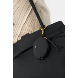 GRAIN LEATHER OVAL CHARM （Black）