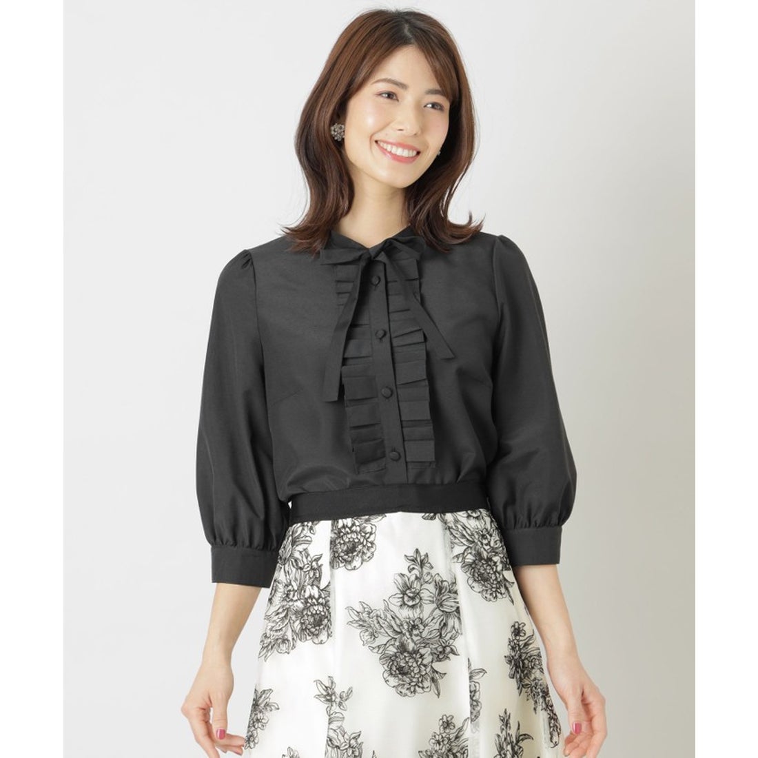 トゥー ビー シック TO BE CHIC ブライトクロス タックフリルブラウス 