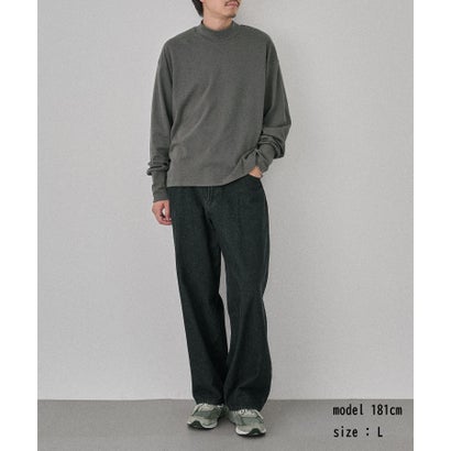 メゾンクラブ MAISON CLUB Smooth Comfort Mock Neck Tee with Thumbhole WILL （チャコールグレー）｜詳細画像