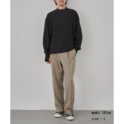 メゾンクラブ MAISON CLUB Smooth Comfort Mock Neck Tee with Thumbhole WILL （ブラック）｜詳細画像