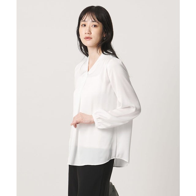 サテン ドレープ Vネック ブラウス （OFF WHITE）