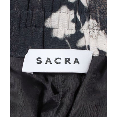 ＜SACRA＞ホワイトフラワー プリント パンツ （BLACK）｜詳細画像