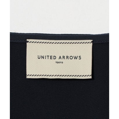サテン ラウンド Vネック ブラウス （OFF WHITE）｜詳細画像