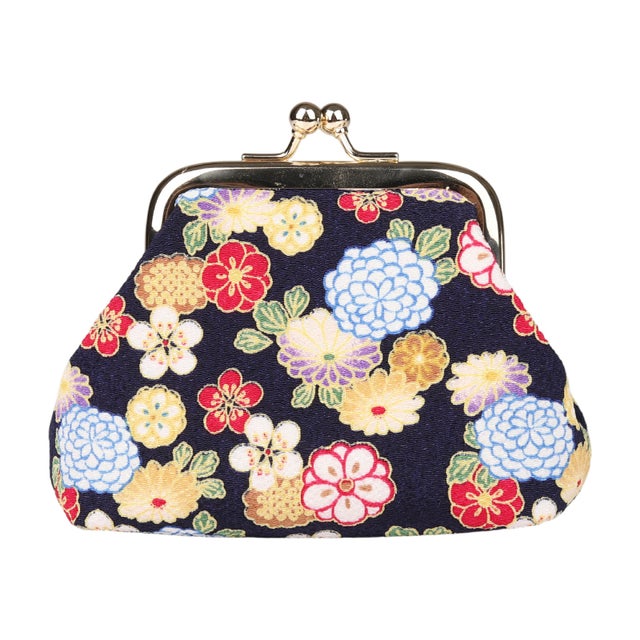 レトロ刺繍のハイライト加工布地に金属製口金を施したウォレット （花小町BLACK）