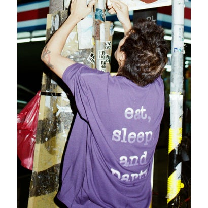 アーバンリサーチ URBAN RESEARCH thur. esp logo SHORT-SLEEVE T-SHIRTS （ブルー）｜詳細画像