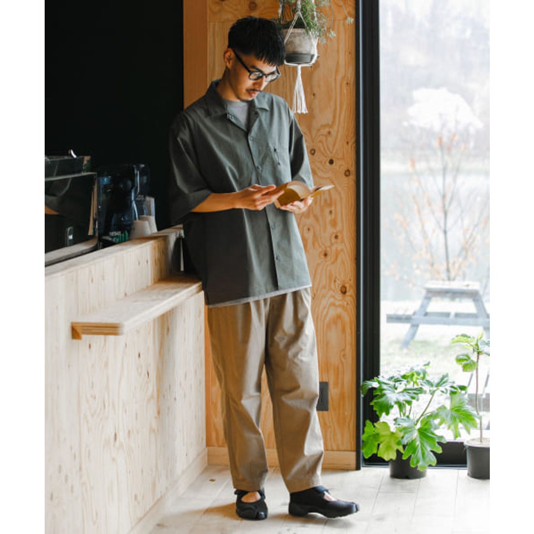 エカル EKAL 『通気性/速乾』EASY BREEZY SHORT－SLEEVE SHIRTS （モカ