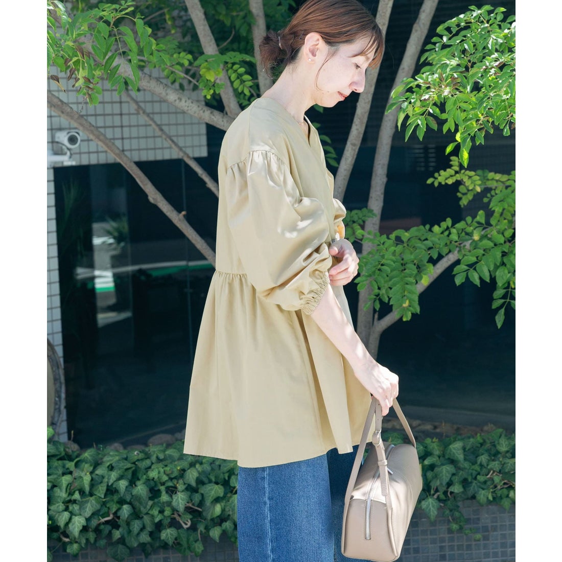 アイテムズ アーバンリサーチ ITEMS URBAN RESEARCH Vネックボリューム 