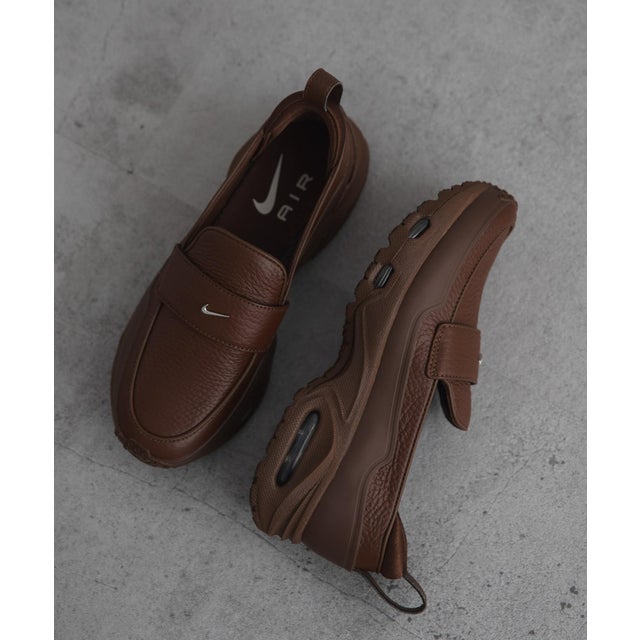 NIKE エアマックスフェノメナ （ブラウン）