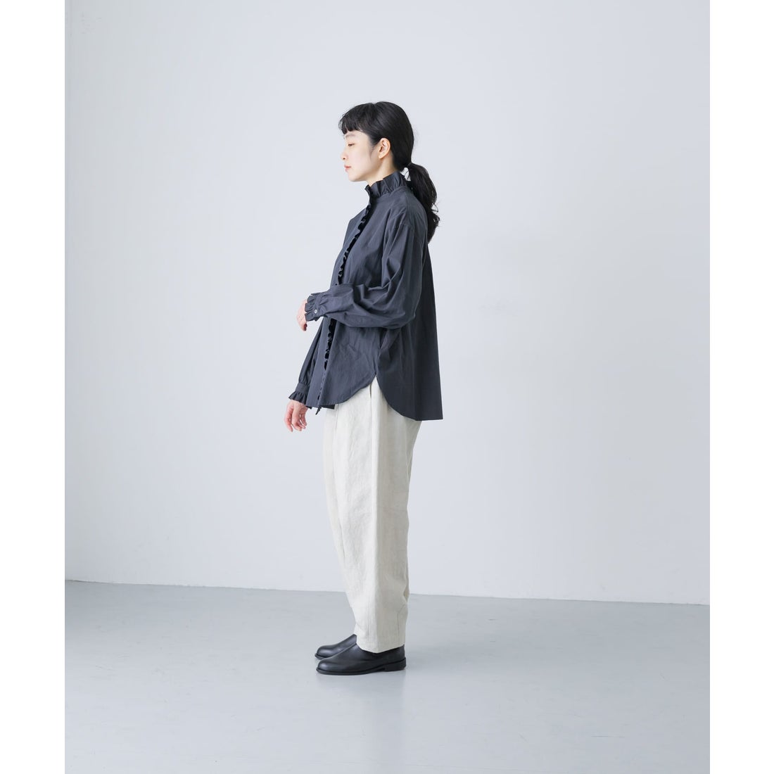 カグレ かぐれ Ruffle collar shirt （オフホワイト） - ファッション