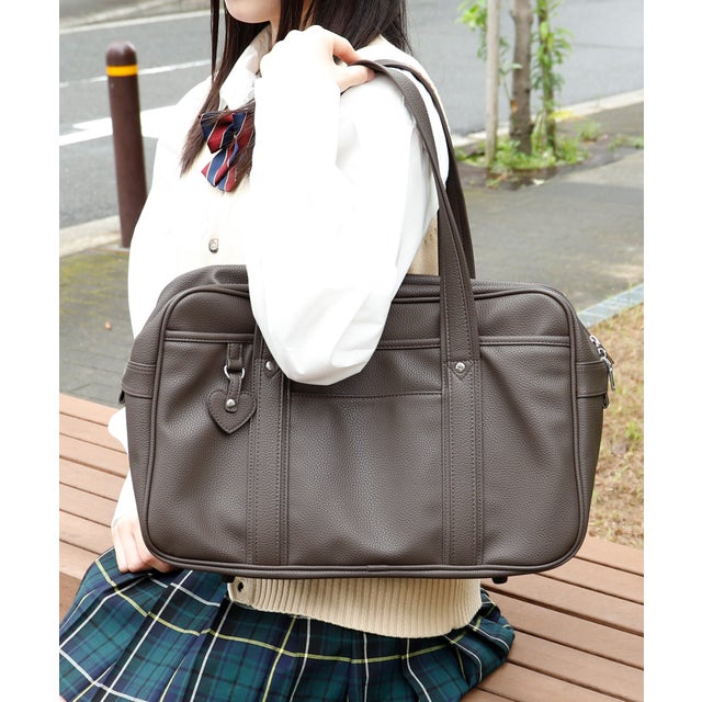 ハートチャーム付きスクールバッグ （BROWN）