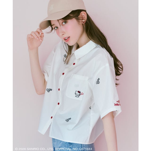 ×HELLO KITTY 刺繍クロップドシャツ オフ