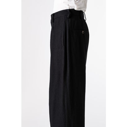 PLEATED STRAIGHT-LEG TROUSERS Black｜詳細画像