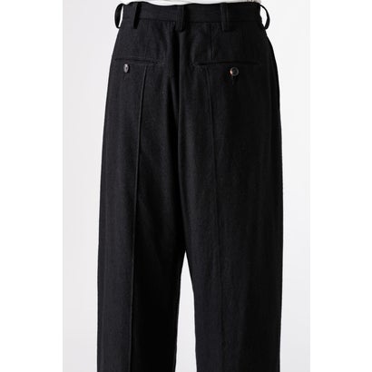 PLEATED STRAIGHT-LEG TROUSERS Black｜詳細画像