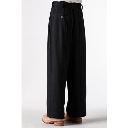 PLEATED STRAIGHT-LEG TROUSERS Black｜詳細画像